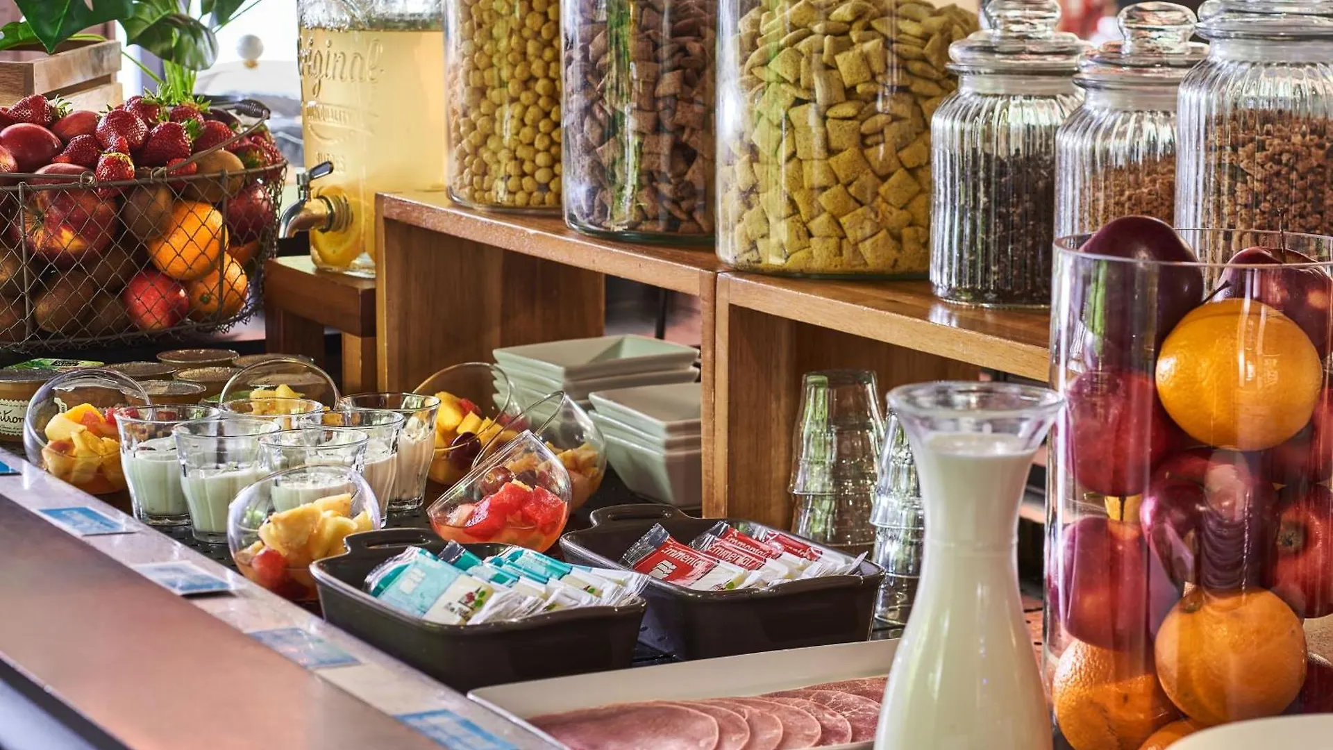 Kyriad Direct Le Bourget Gonesse